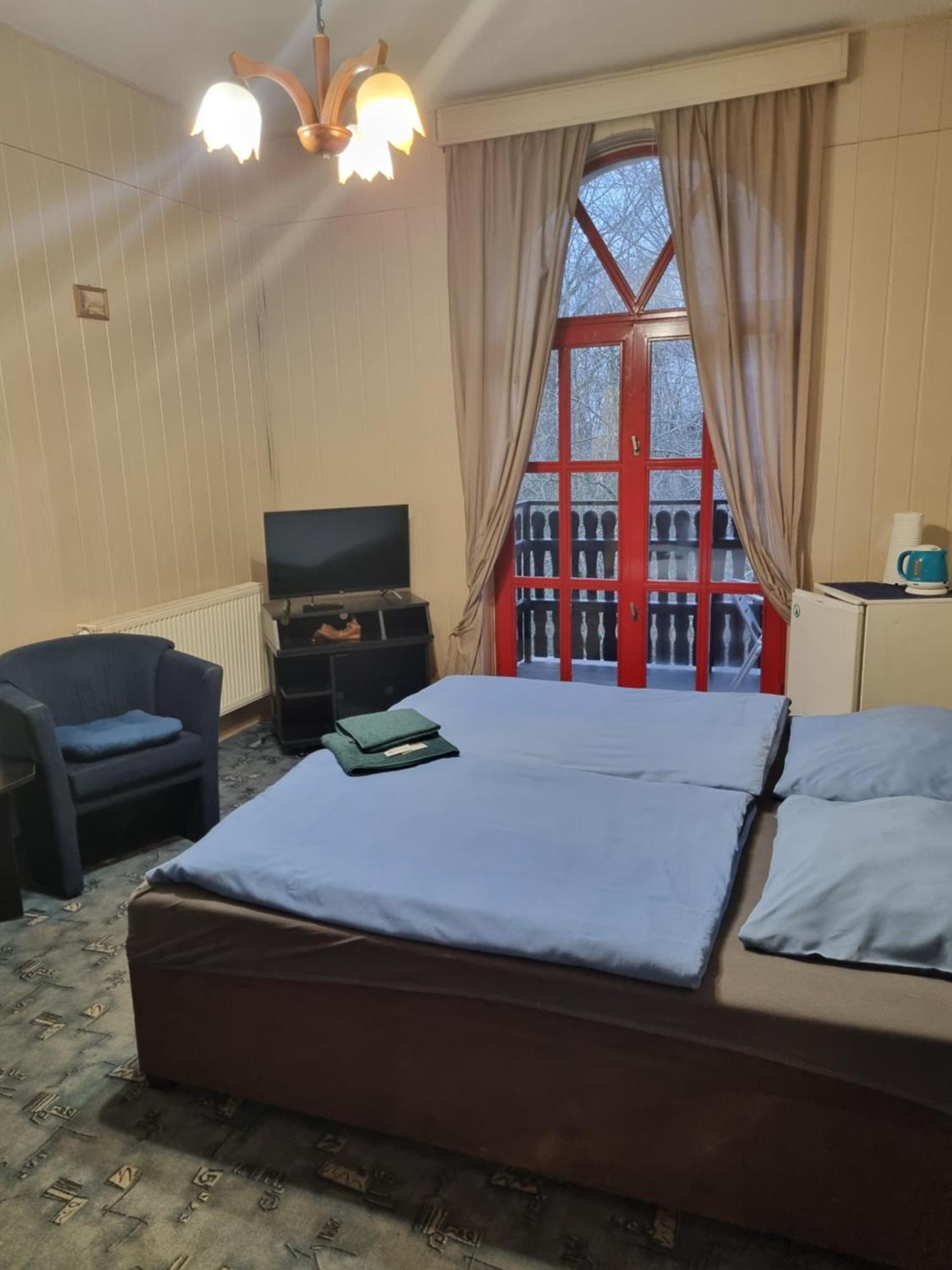 Studanka Hotell Orlová Eksteriør bilde
